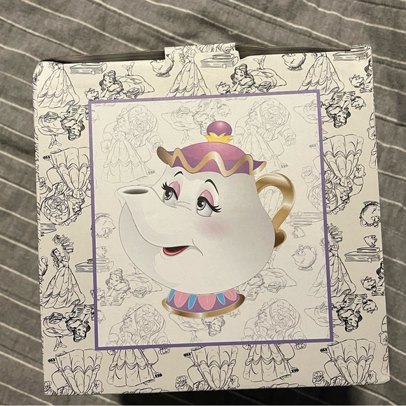 Disney NIB Mrs. Potts teapot - Picture 4 of 5